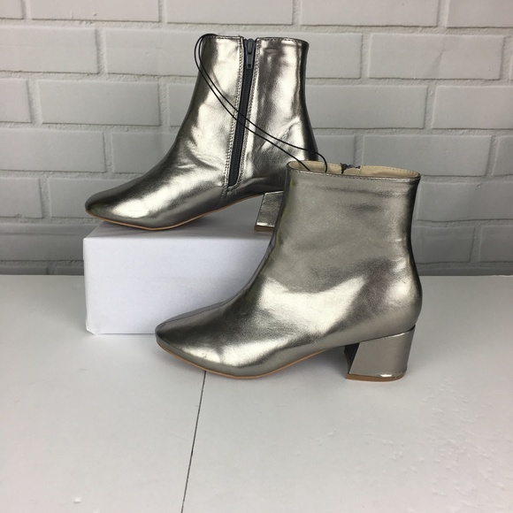 Etc! Shoes - Space Age Silver Metallic Ankle Boots New